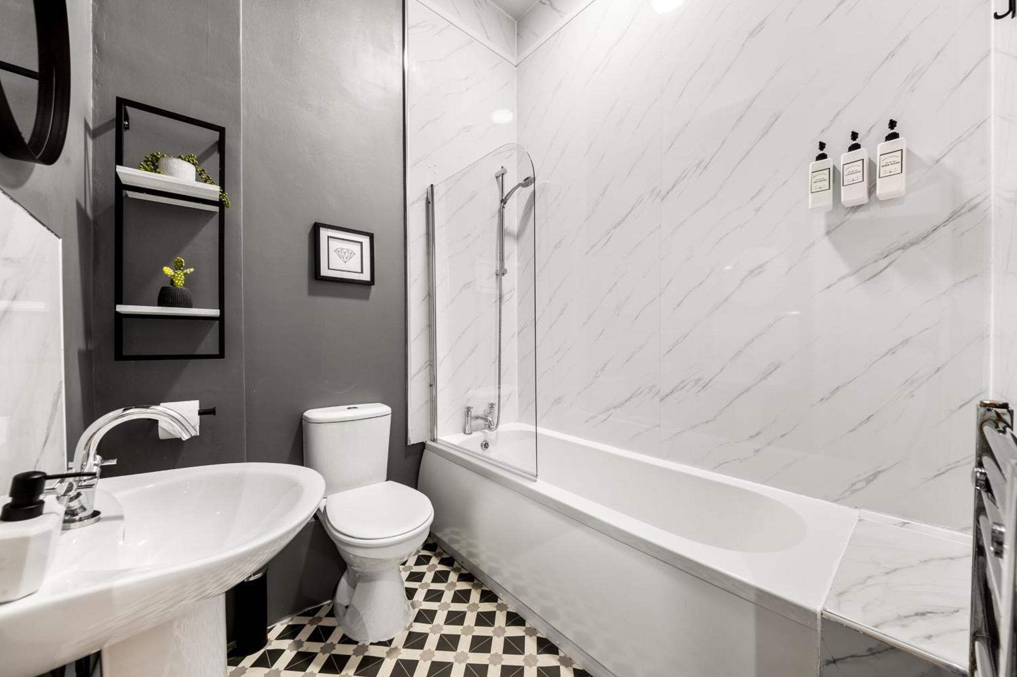 Spacious Birmingham City Apartment Εξωτερικό φωτογραφία